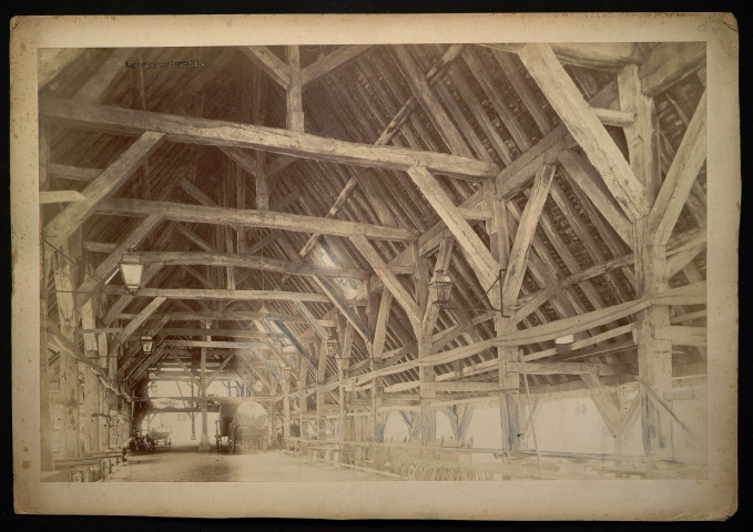 11 - Vue intérieure des halles de Saint-Pierre-sur-Dives, cliché de la collection des monuments historiques