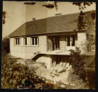 Longues-sur-Mer, Louvières, Maisons