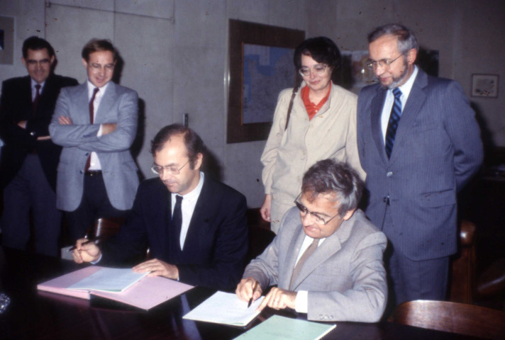 Convention du 27 septembre 1983 avec M. Mexandeau et M. D'Ornano (photos n°242 à 244)