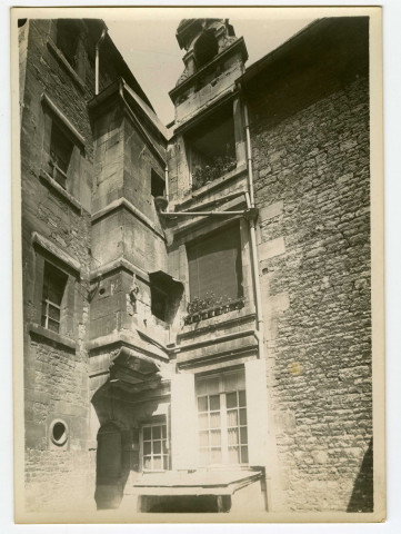 Rue Arcisse de Caumont (n°118 à 126)