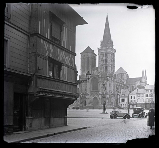 Place Thiers et Cathédrale Saint-Pierre