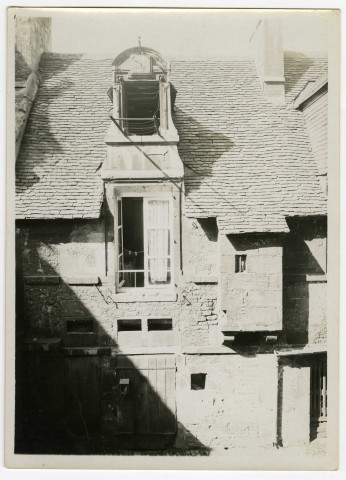 Rue Arcisse de Caumont (n°118 à 126)