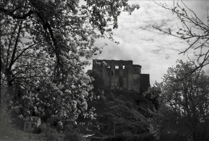 Quartiers du Château, de la place Guillaume le Conquérant, du Mont Myrrha... (photos n°192 à 210, n°598)
