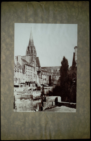 Vue des années 1850 sur l'Odon, la rue des Petits-Murs et l'église Saint-Pierre (document n°20).