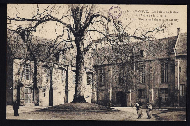 Chapelle, ancien palais de justice, musée avec l'arbre de la liberté (n°427 à 438)