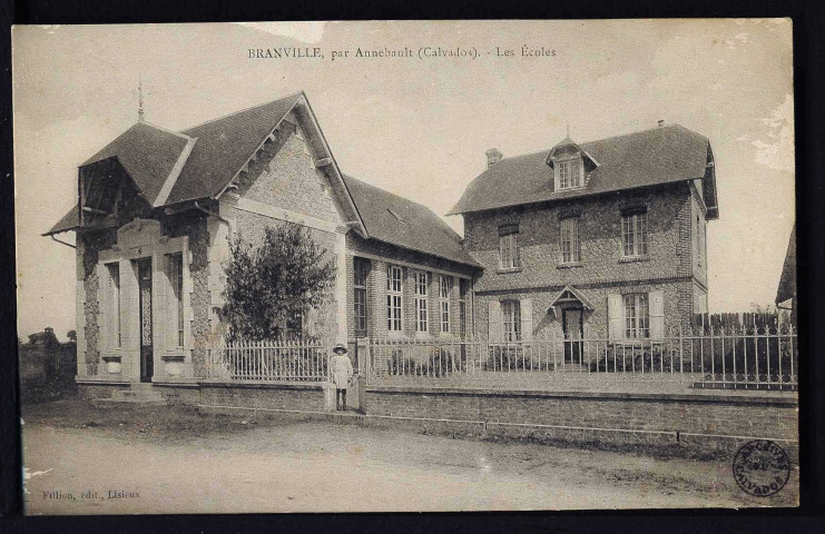 Branville : Le bourg (n°1) ; Le carrefour (n°2) ; les écoles (n°3) ; les Chartreux (n°4 - 5)