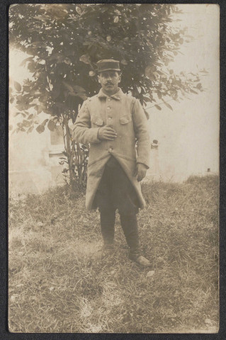 Hôpital militaire complémentaire de la Première Guerre mondiale et Ecole départementale de rééducation professionnelle des blessés de la guerre, soldats et infirmières (n°244 à 251)