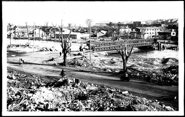 30 - Quartier du cours Montalivet en ruines