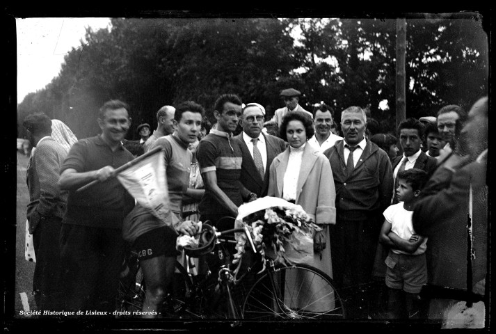 Course cycliste de l'Entente cycliste lexovienne (ECL) à St-Denis-de-Mailloc (photos n°2080 à 2085)