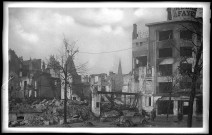 9 - Boulevard des Alliés en ruines. Emplacement de l'Hôtel Moderne, magasin des Galeries Lafayette