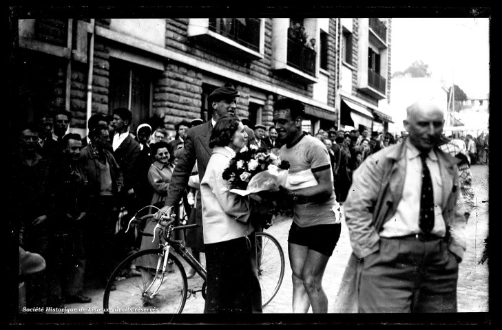 Course cycliste du Vélo Club de Lisieux (VCL) ("bouchers ?") (photos n°1896 à 1899)