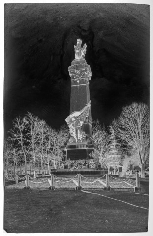 Caen : Monument des mobiles (photo n°216)