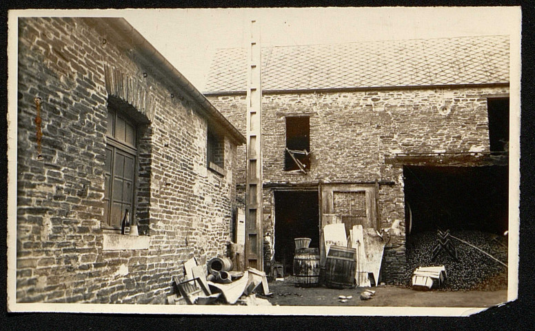 Salle des fêtes et école de filles