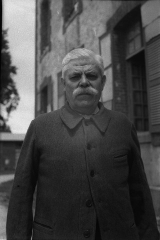 Portraits de Falaisiens et/ou de proches d'André Dangoisse (photos n°419 à 427)