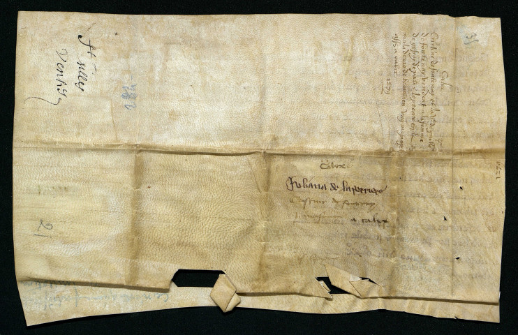 Christinne et Marguerite de Fontenay vendent à Jeanne, femme de Geoffroy Paris lépreux en la maladrerie de Beaulieu, un ménage à Calix