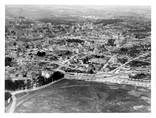 Centre ville : quartier Saint-Jean, Prairie, quartier Saint-Pierre, place Foch, quartier du port, quartier de l'Abbaye-aux-Dames (photos n°85 à 101bis)