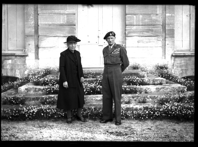 Le field marshal Montgomery et madame Druval au château de Creullet à Creully (photos n°112 à 115)