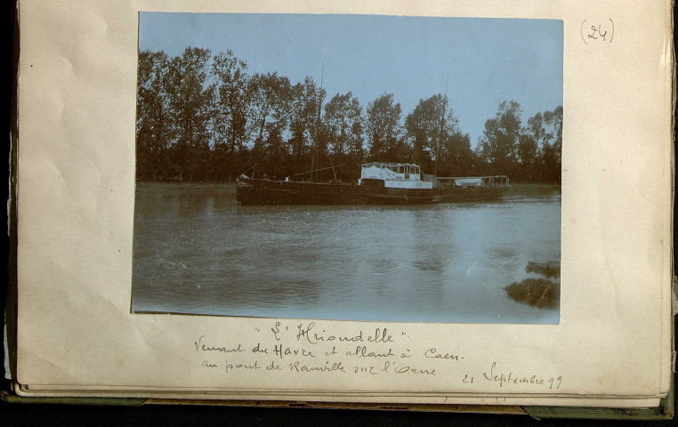 Canal de Caen à la mer : bateaux, tramway (station de Bénouville), pont tournant de Ranville (photos n°24 à 28)