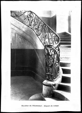 24 - Abbaye aux Hommes et lycée Malherbe. L'escalier de l'Economat