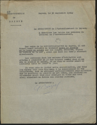 Ordres des autorités allemandes, port de l'étoile jaune, défense passive, évacuation des habitants... (1939-1956)