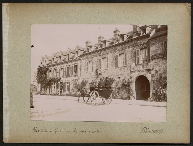 Hermanville, Beuzeval-Houlgate, Caen, Dives, Trouville, Ouistreham : littoral, villas, habitations, plage, paysages, fêtes, vélos, cirque, courses d'ânes, ports, bateaux, portraits, petits soeurs des pauvres, calèches, tramways