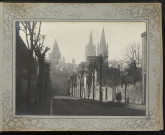 Album photographique illustré.
Aunay-sur-Odon, Caen, Combray, Condé-sur-Noireau, Fleury, Hermanville, La Hoguette, Lisieux, Luc, May-sur-Orne, Le Molay-Littry, Soumont-Saint-Quentin (La Brèche-au-Diable), Thaon, Thury-Harcourt, Trois-Monts, Trouville, Vaubadon, Le Vey, vallée de l'Orne (La Serverie), Suisse Normande, La Haye-du-Puits (Manche), Saint-Céneri (La Pierre Bécku, Sarthe), Saint-Léonard (Sarthe), vallée de la Sarthe, Fontainebleau, voyage en France (vallée de Sancy).
Monuments et architecture ; paysages ; scènes de vie, familiale, de rue, de village et agricole ; fêtes, carnaval des étudiants, fêtes nautiques, fêtes du souvenir normand, fêtes de la mine, fêtes de la gymnastique, kermesse, cirque Pinder, Buffalo Bill ; concours hippiques, de dressage et courses ; port, marine, plage et baignade ; armée et grandes manoeuvres ; peinture sur le motif, Thurin ; hiver ; inondation ; visite Clémenceau-Picard ; gare ; hiver ; fanfare, musicien ; aviron