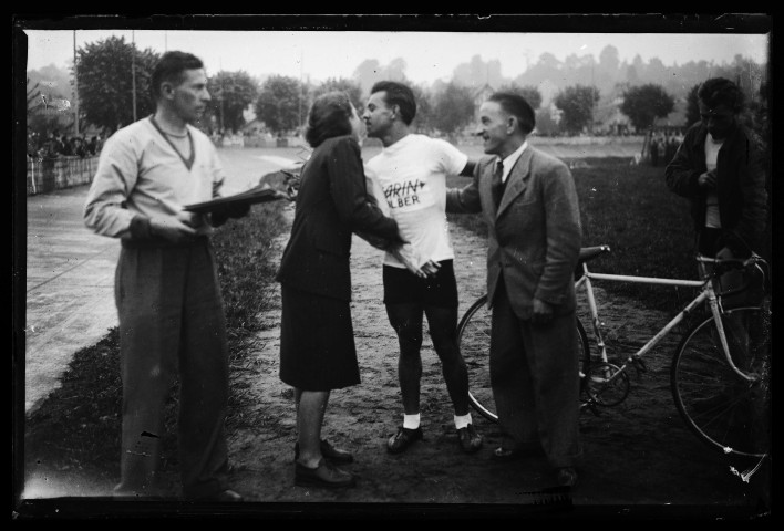 Course du Vélo Club Lexovien VCL au vélodrome de Lisieux (prix des commerçants ?) (photos n°7474 à 7481)