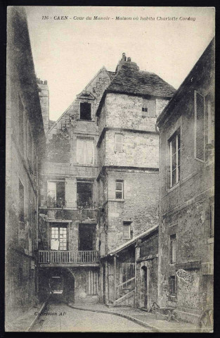 Manoir et cour où habitat Charlotte Corday (n°3183 à 3185), Manoir Bellevue, rue de Creully (n°3240)
