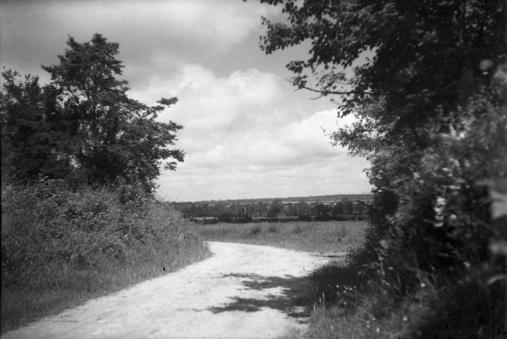 Noron-l'Abbaye : église, fermes et campagne (photos n°693 à 711)
