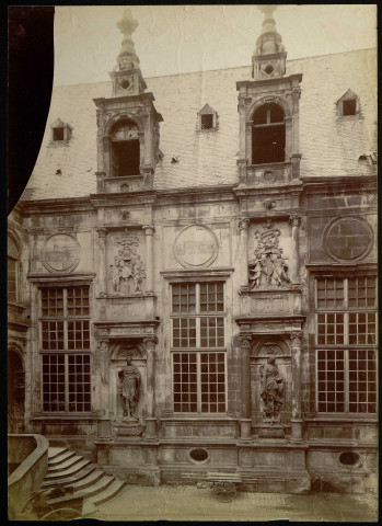 2-3 - Ancien hôtel d'Escoville à Caen. Bourse et tribunal de commerce, cliché de la collection des monuments historiques