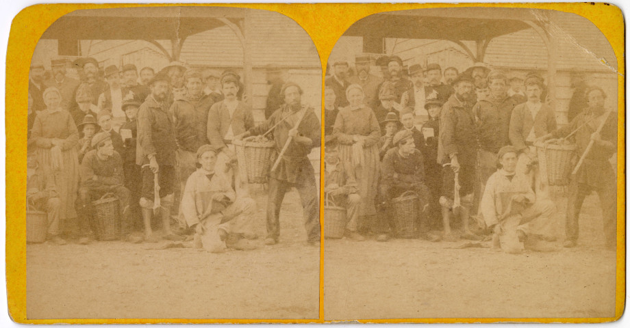 Un ensemble de photos de Luc collées sur fond jaune (n°69 à 73)