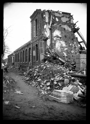 Ruines de maisons particulières à Condé-sur-Noireau (photos n°226 à 255)