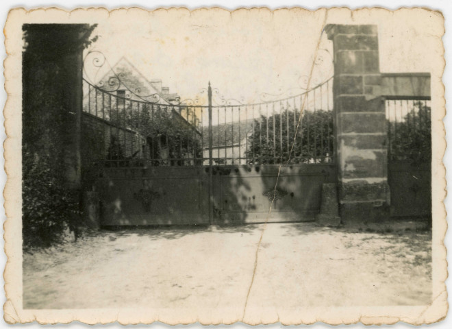 Ferme de Monsieur et Madame Laurent, agriculteurs au 17 route de Courseulles à Saint-Contest