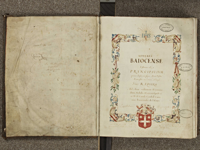 Missel de Bayeux« Missale Baiocense festorum principalium primae classis cujusque anni, Paschae, Pentecostes, etc..., totum ad longum sine require, ad usum, utilitatem et commodum nobilis et circumspecti viri D. D. Caroli Conseil, canonici Baiocensis, de Escayo. 1636 »
