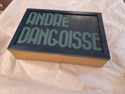 Boite en bois conçue par Jean Douesnel dans laquelle il avait rangé le fonds photographique d'André Dangoisse