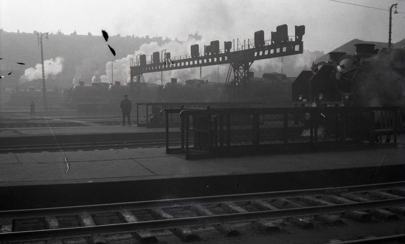 "Départ banlieue Nord" (Gare Saint-Lazare à Paris ?) (photo n°169)