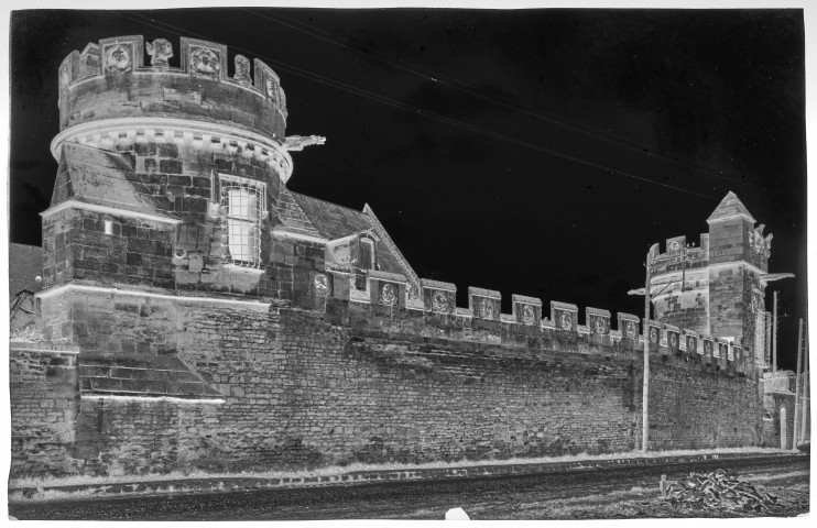 Caen : Manoir des gens d'armes et sa tour (photos n°204 et 221)