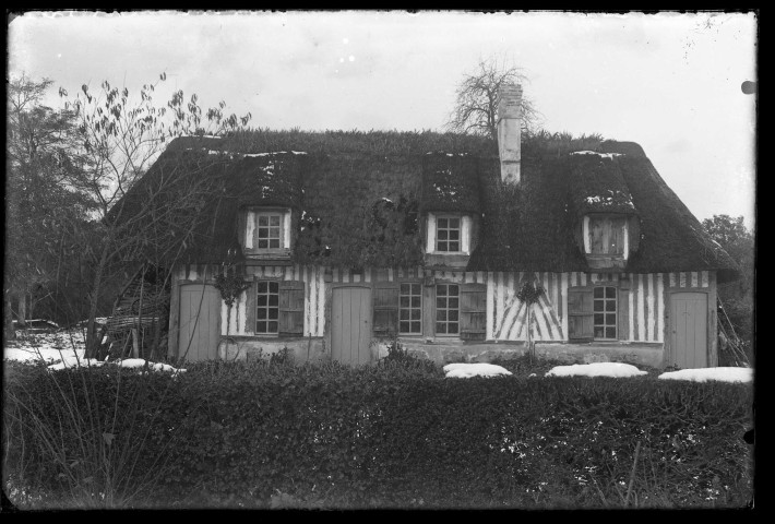 Lieux non identifiés : habitations, églises, paysages (photos n°81 à 113)