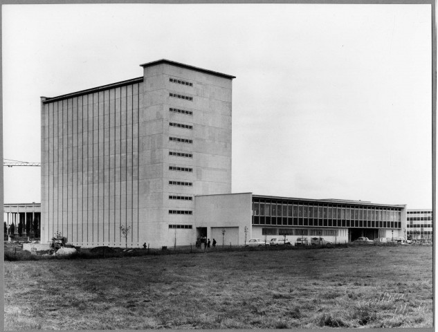 Construction du dépôt en 1963, équipements, inauguration