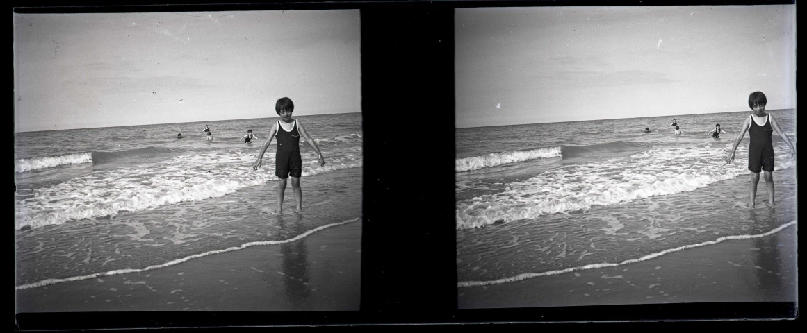 Port-en-Bessin en 1927 : photos de famille (scènes de plage, bains de mer...)