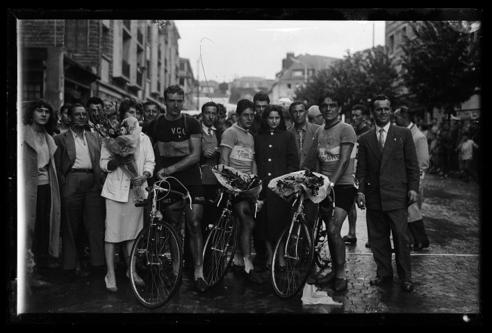 Course cycliste : prix de l'année de l'Entente cycliste lexovienne (ECL) (photos n°7318 à 7324)