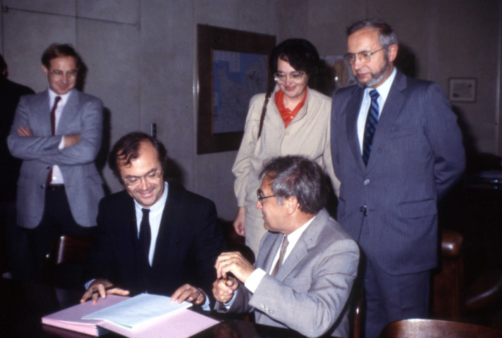 Convention du 27 septembre 1983 avec M. Mexandeau et M. D'Ornano (photos n°242 à 244)