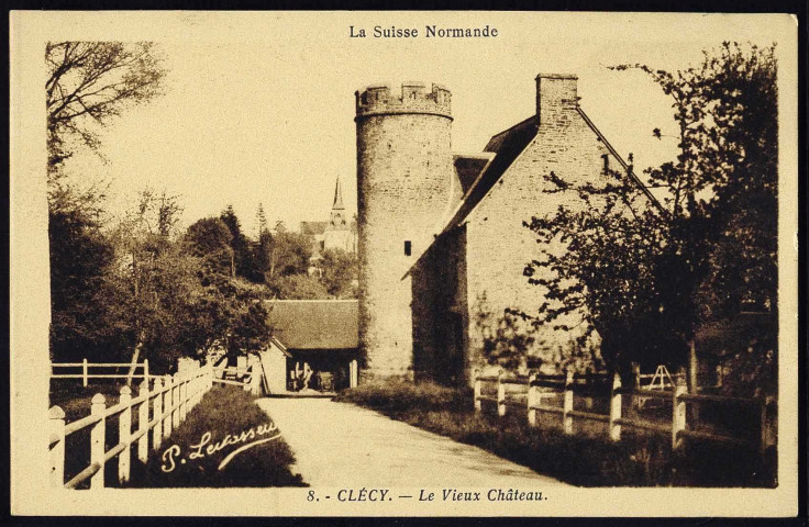 Le Vieux château (n°5), Château de la Landelle (n°18), Château de la Challerie La Villette (n°123), Chalet de Surosne (n°20 à 22).