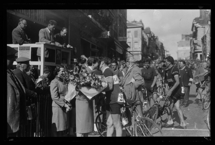 Course cycliste : prix Café Nadi à Lisieux (photos n°7308 à 7314)