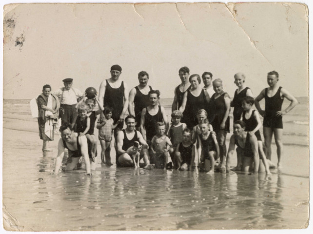 Ecole de natation le Lido de Caen et scène de plage (photos n°78 à 80)