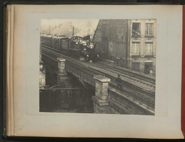 Passage à Caen du train du roi d'Angleterre revenant de Paris en mai 1903 (pages 19 et 20).