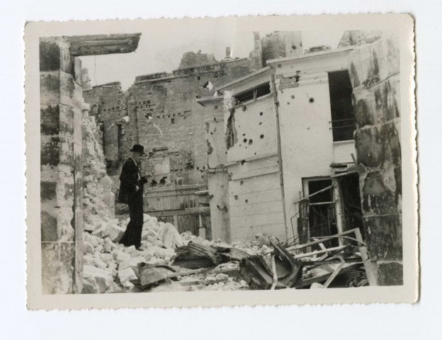 Dossiers 6428RIC, 6429RIC, 6436RIC, 6438RIC, 6443RIC, 6446RIC, 6448RIC