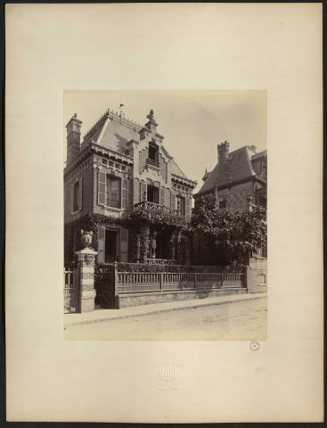 Petites maisons de campagne (villas modernes), par d'Albert Levy photographe, (estampille) M. Jarrier architecte