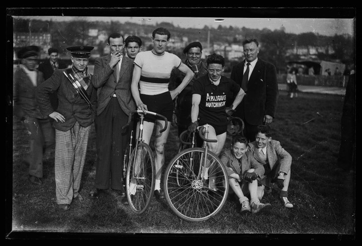 Coureurs cyclistes (photo n°3419)