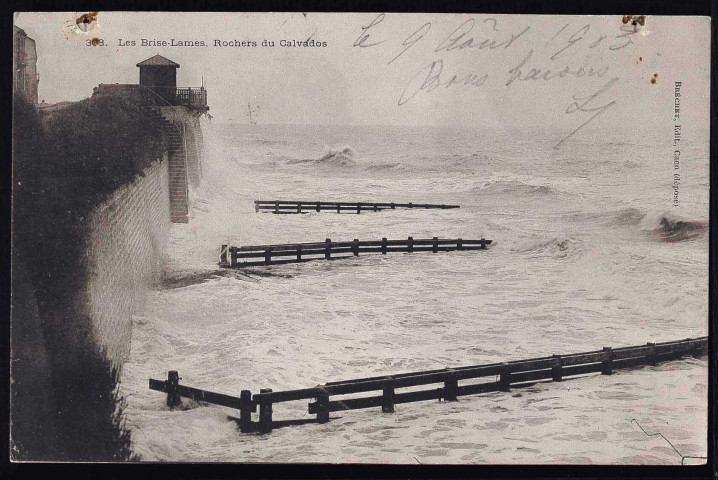 Pêcheurs à pieds, matelot baigneur, bateaux, baigneurs, enfants sur la plage, tempêtes (cartes postales n°40 à 51)